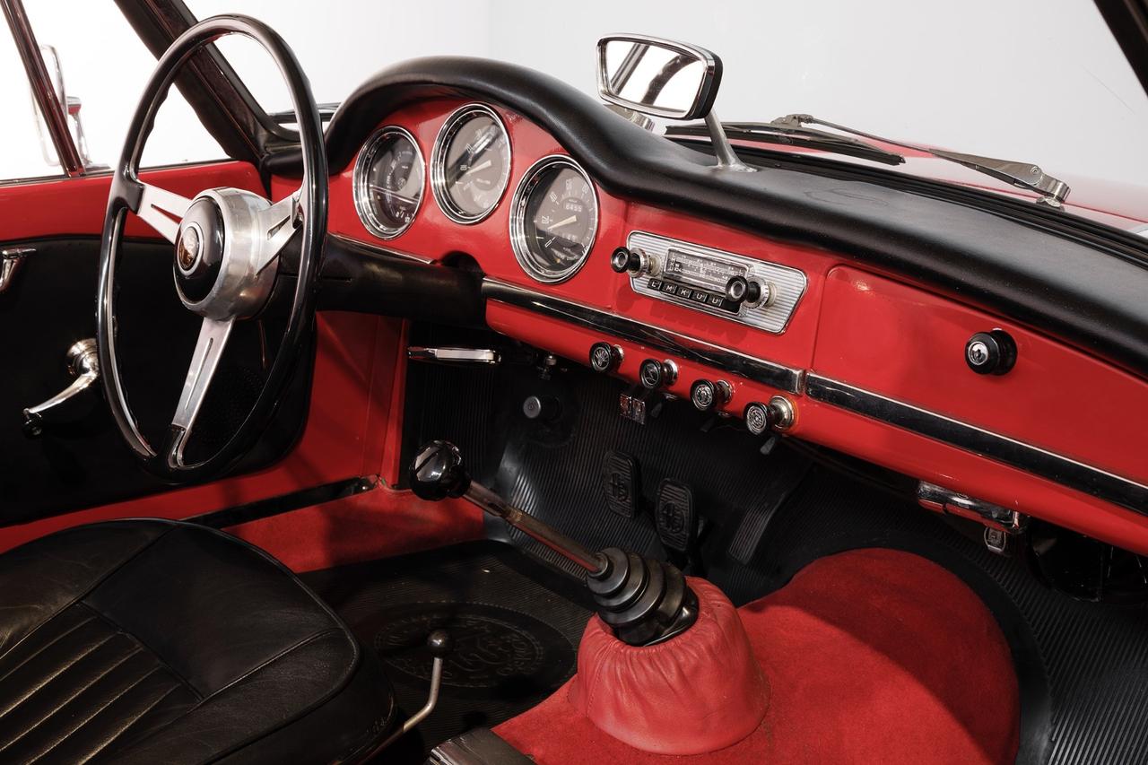 Alfa Romeo Giulia 1600 Spider Veloce
