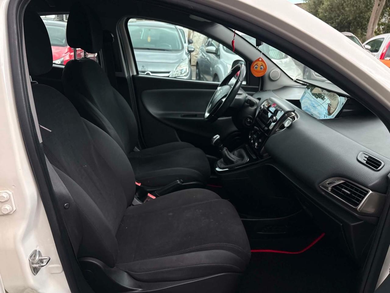 Lancia Ypsilon 1.3 MJT 16V 95 CV 5 porte S&S Silver