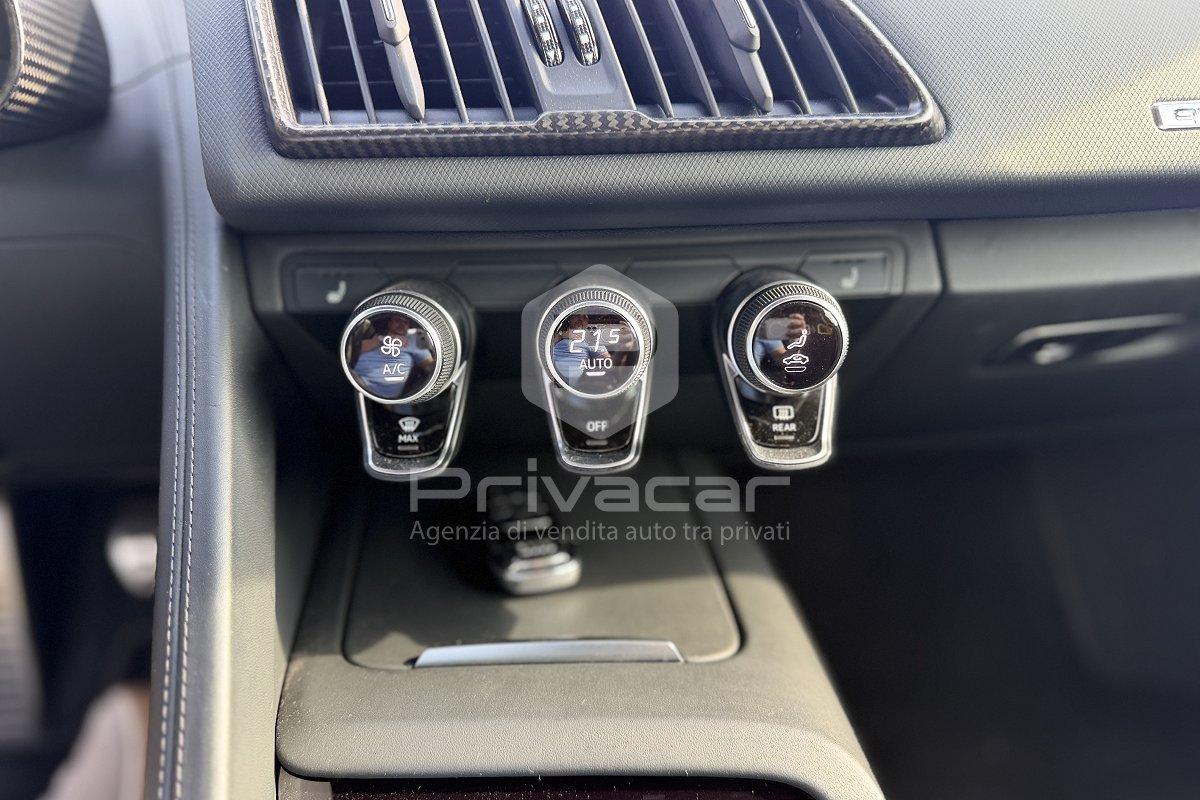 AUDI R8 Coupé 5.2 FSI quattro S tronic plus