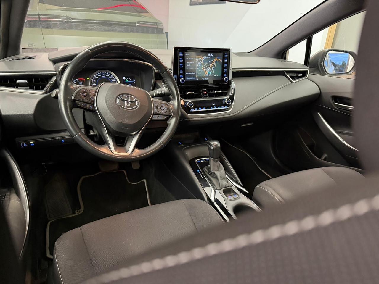 Toyota Corolla Touring Sports 1.8 Hybrid Business Tech