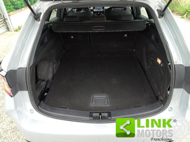 TOYOTA Corolla Touring Sports 2.0 Hybrid Business