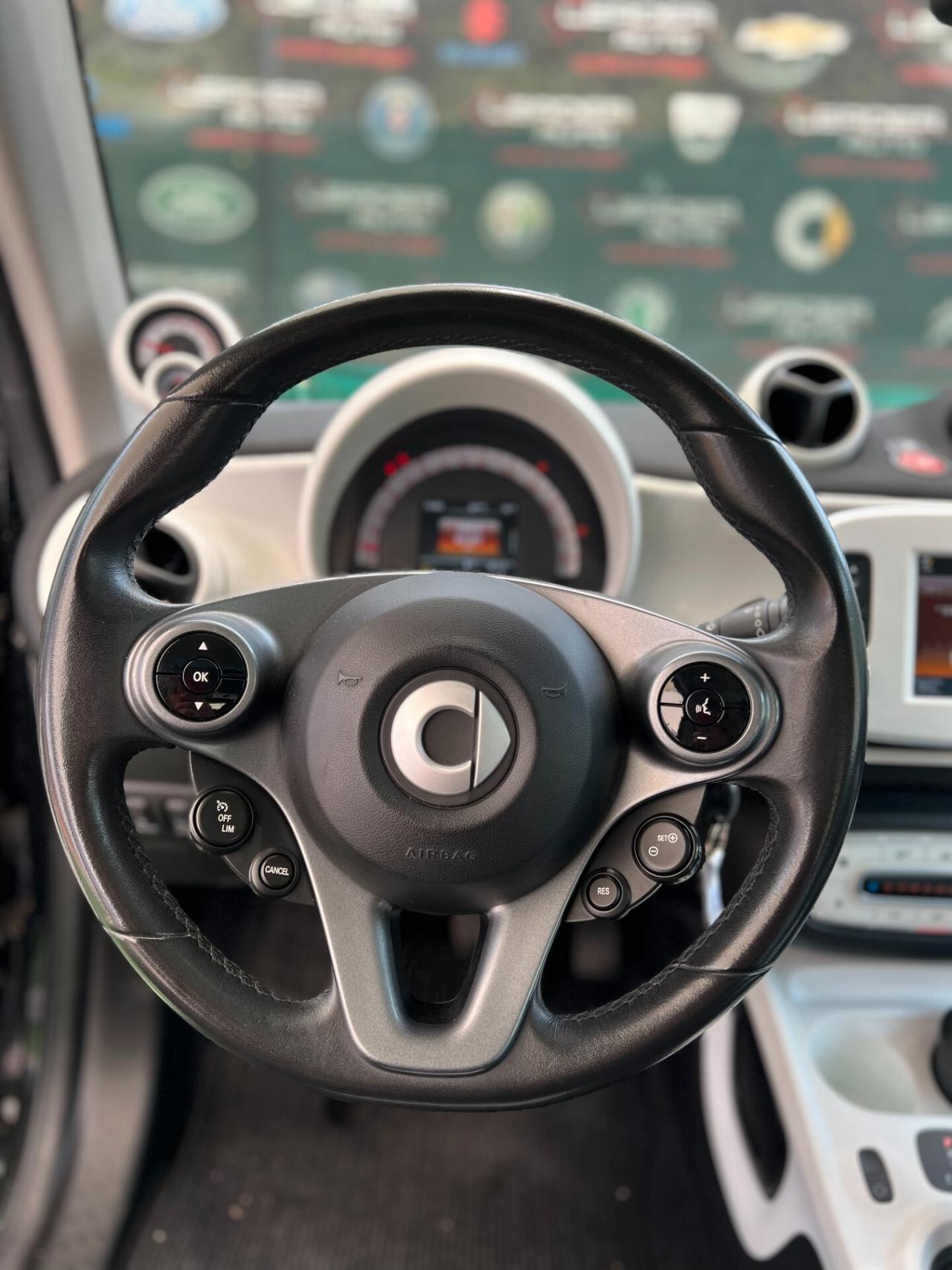 Smart ForTwo 1.0 71 cv Navigatore - Bracciolo - Cambio Automatico