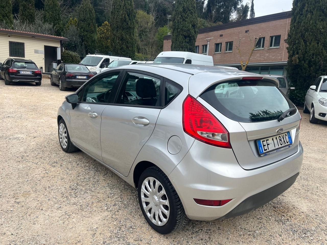 Ford Fiesta 1.2 Benzina - Neopatentati