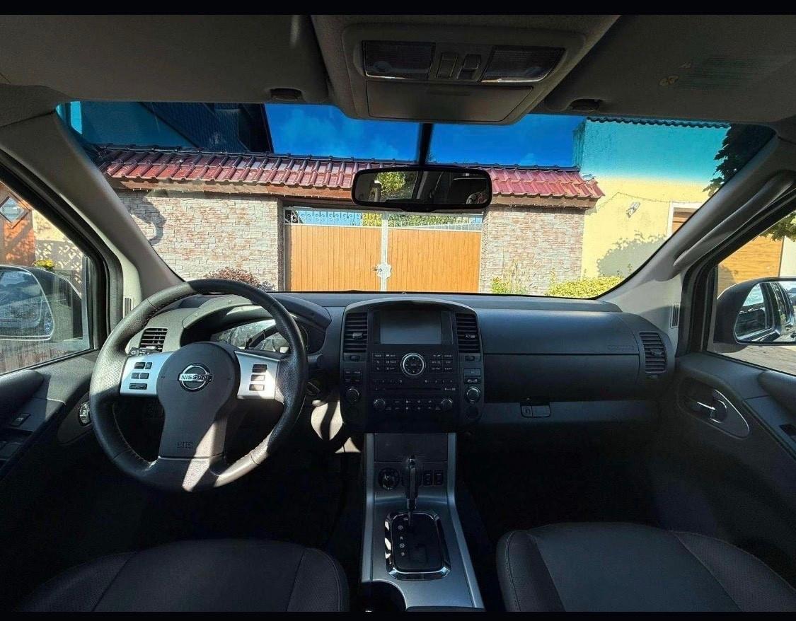 Nissan Navara 3.0 dCi 4 porte Double Cab LE V6 Platinum