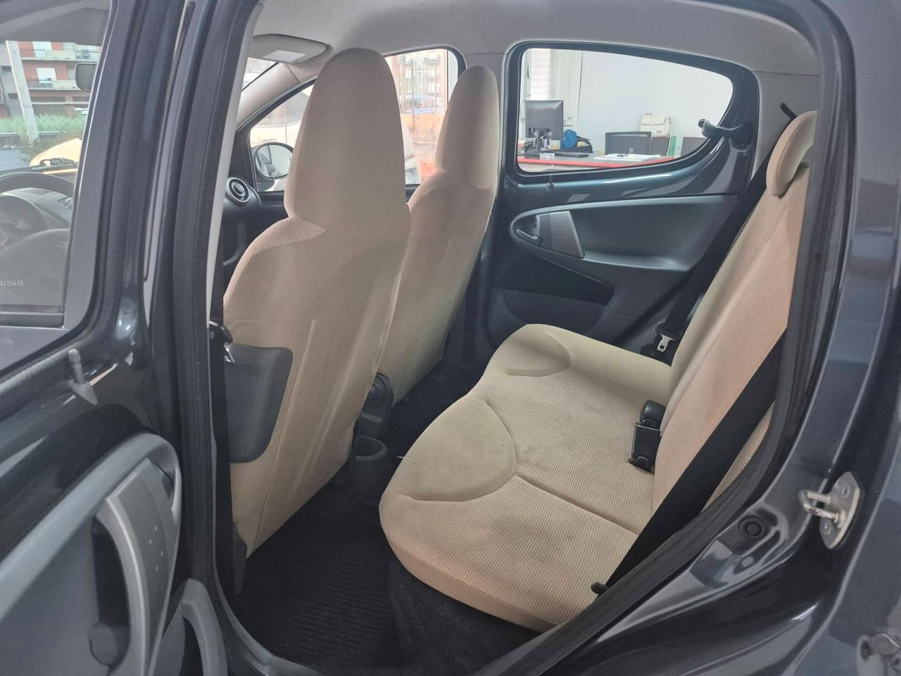 Peugeot 107 1.0 68CV 5p. Sweet Years SOLI 100000 KM