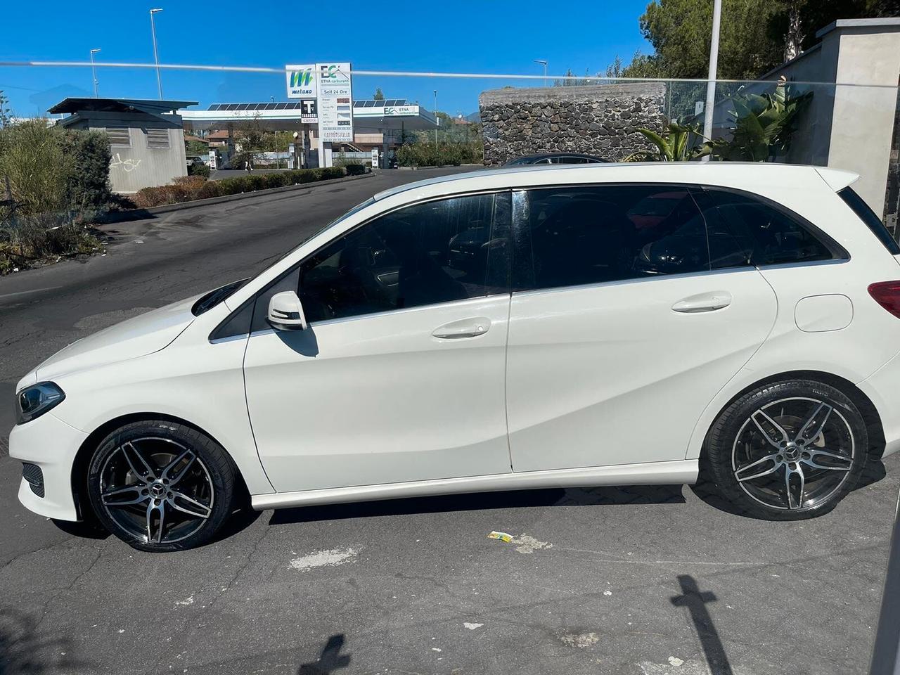 Mercedes-benz B 180 B 180 d Automatic Premium