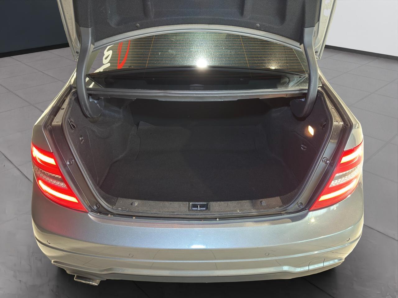 Mercedes-benz C 200 CDI BlueEFFICIENCY Avantgarde