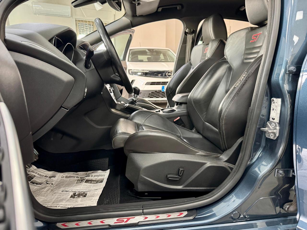 Ford Focus ST 2.0 EcoBoost 250 CV
