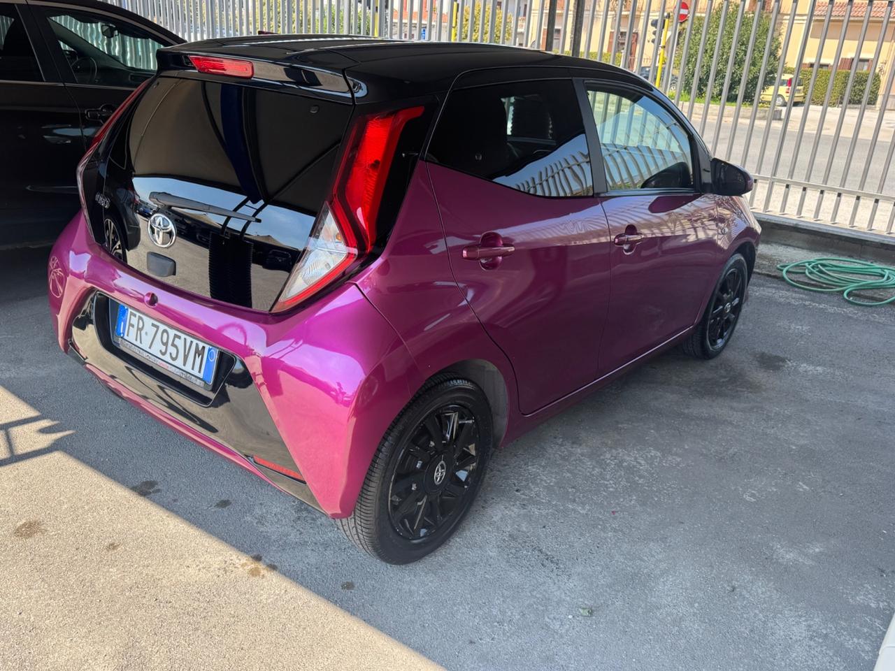 Toyota Aygo 1.0 VVT-i 72 CV 5 porte x-trend