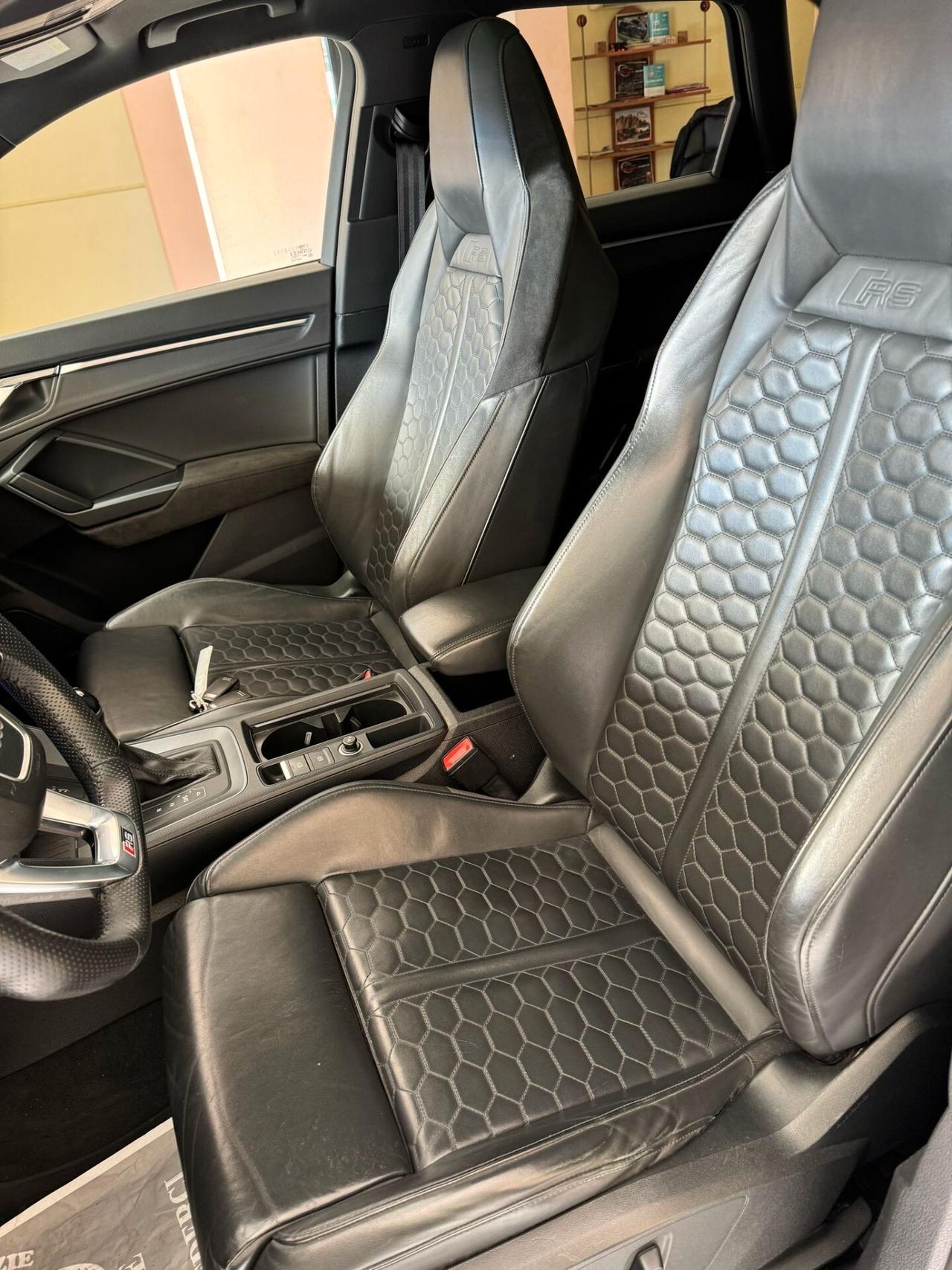 Audi Q3 RS quattro S tronic