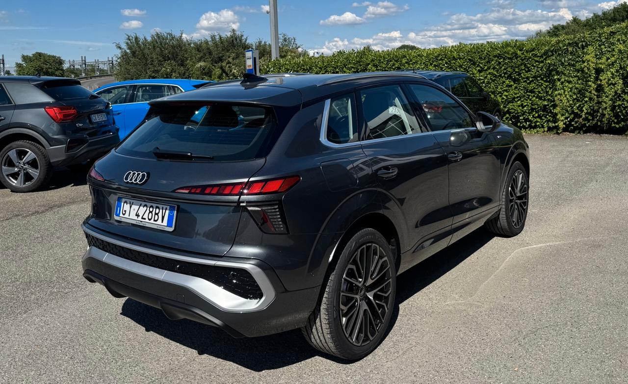 Audi Q3 2025 1.5TFSi mhev S Line Edition 150cv S-Tronic // 1.000KM //