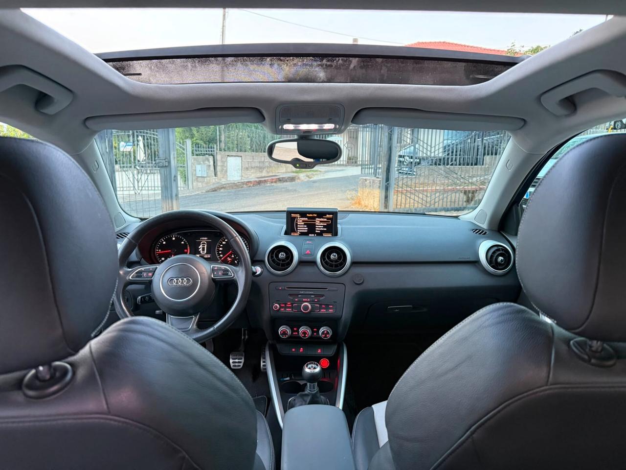 Audi A1 SPB 1.6 TDI 105CV Ambition Tetto