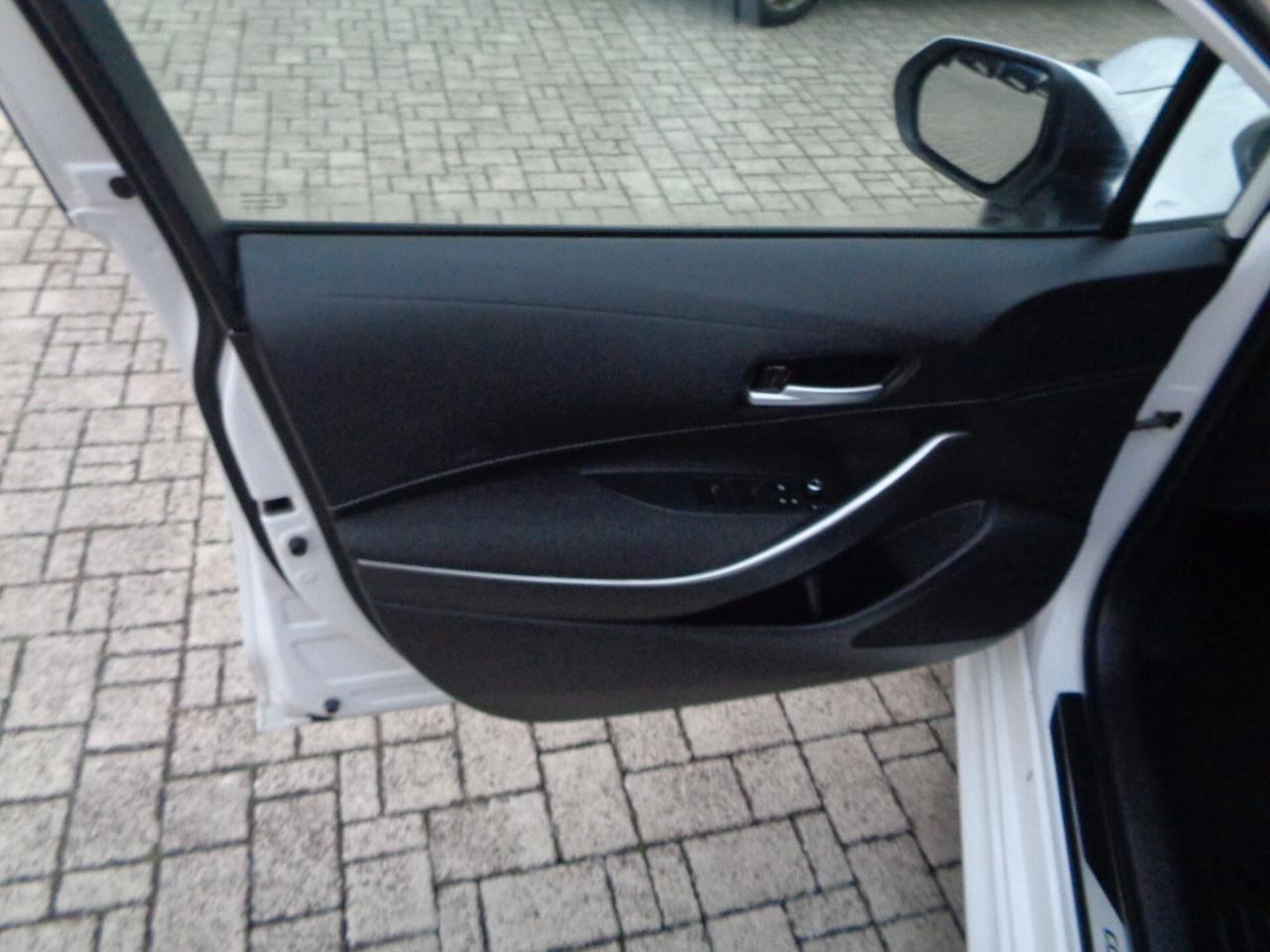Toyota Corolla Touring Sports 1.8 Hybrid Active NESSUN VINCOLO DI FINANZIAMENTO