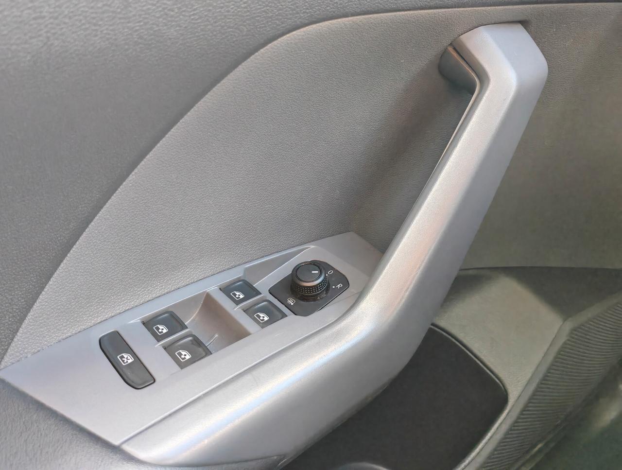 Volkswagen T-Cross SOLO 32.000KM incidentata