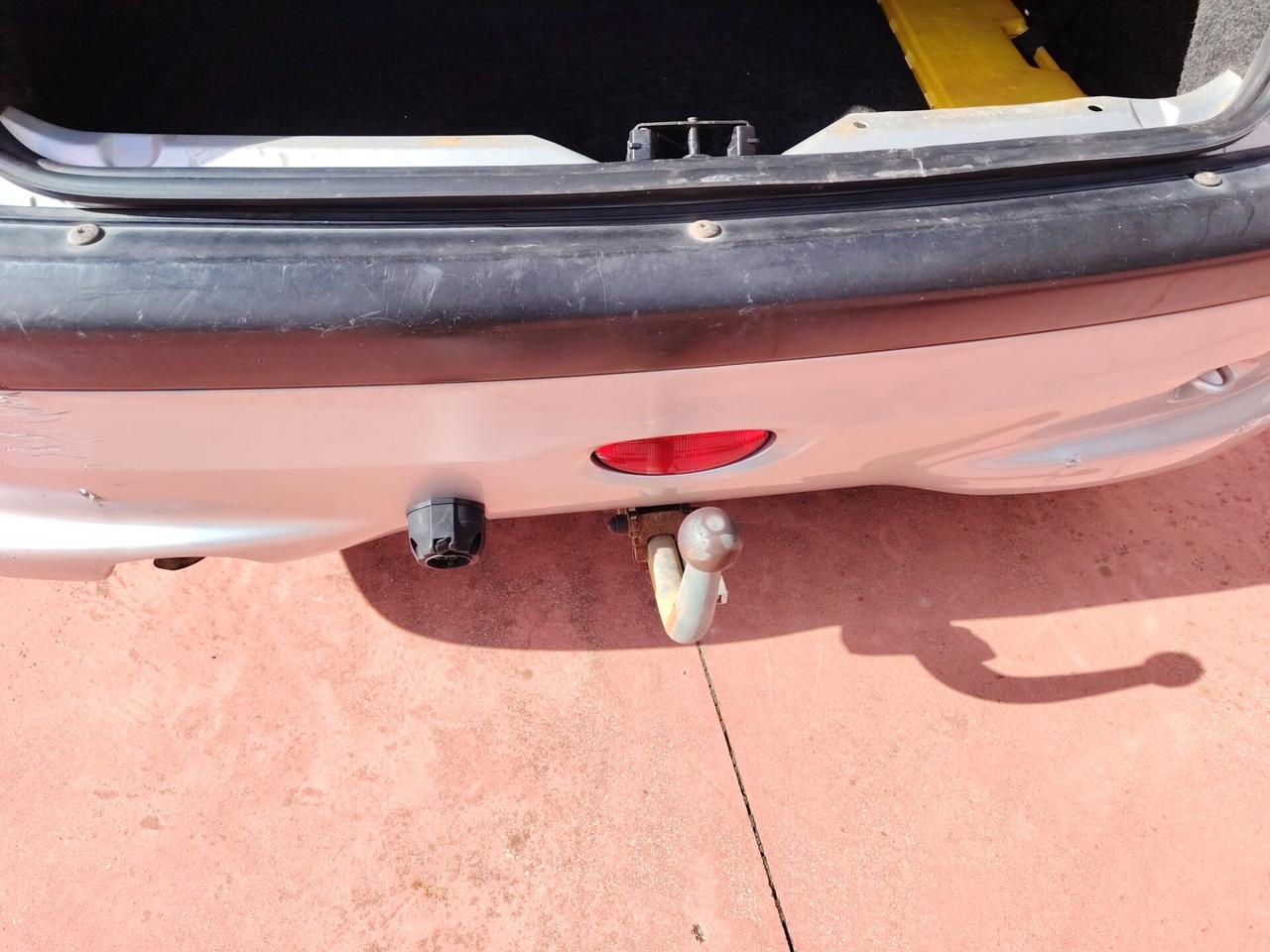 Peugeot 206 1.4 hdi 5 porte + gancio