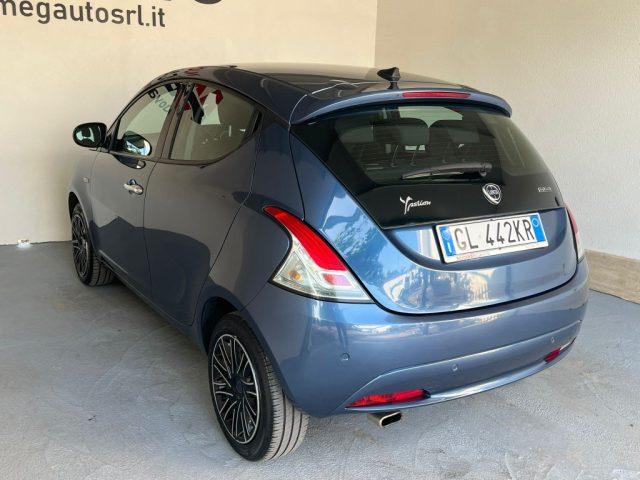 LANCIA Ypsilon 1.0 FireFly 5 porte S&S Hybrid Ecochic Silver