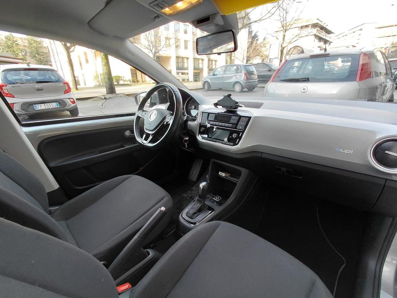 Volkswagen up! High up! #8348