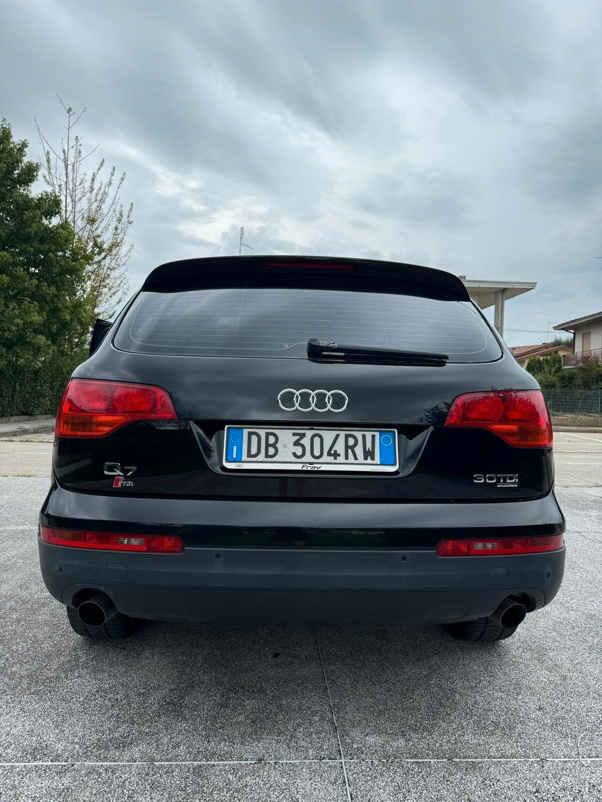 Audi Q7 3.0 V6 TDI 233CV quattro tiptronic