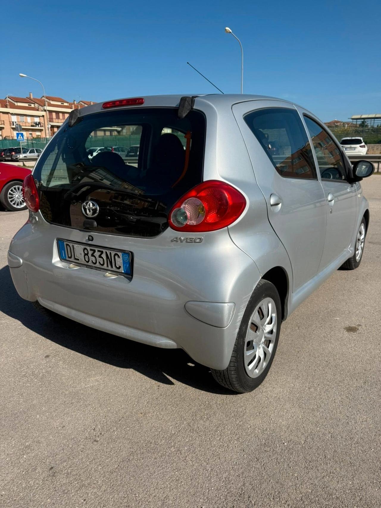 Toyota Aygo 1.0 12V VVT-i 5 porte Sol