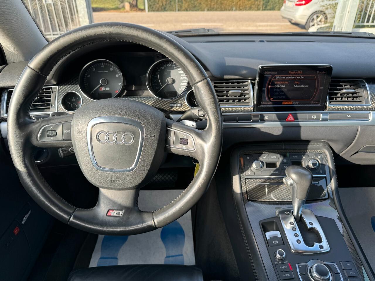 Audi A8 S8 5.2 V10 quattro tiptronic