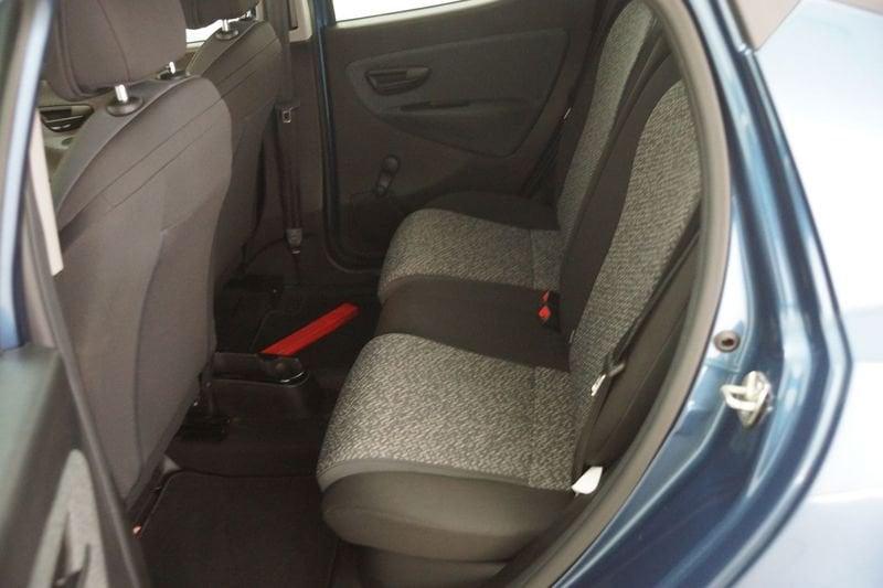 Lancia Ypsilon 1.0 FireFly 5 porte S&S Hybrid Silver