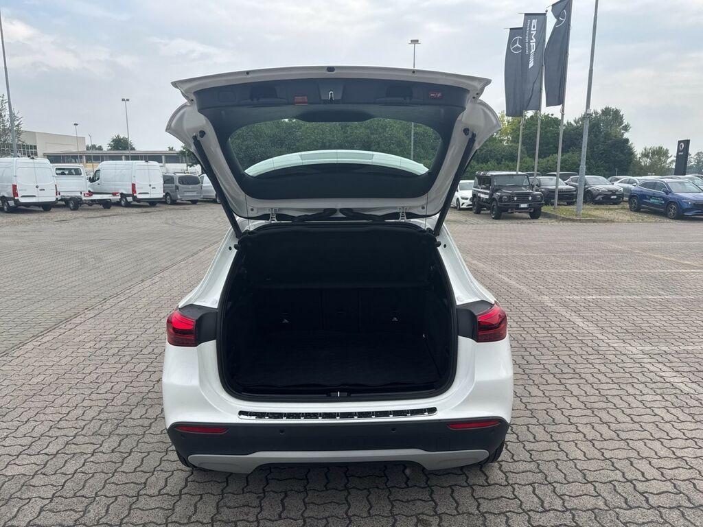 Mercedes GLA 180 180 D Advanced 8G-DCT
