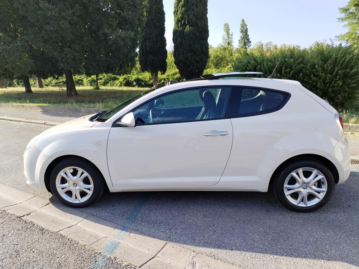 Alfa Romeo MiTo 1.4 78 CV 8V 31000km tetto elettrico panoramico 6/2011