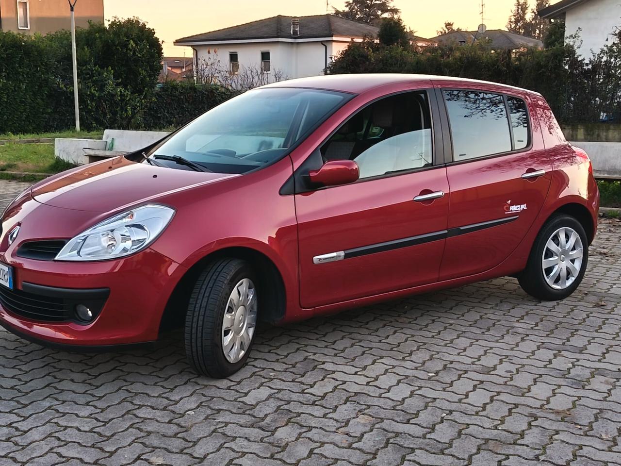 Renault Clio 1.2 16V 5 porte Le Iene