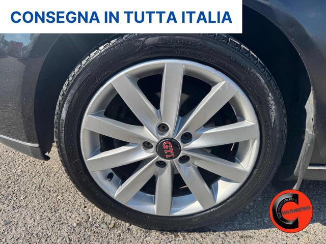 VOLKSWAGEN Golf 1.6 COMFORTLINE-CERCHI 17-RETROCAMERA-NAVI-