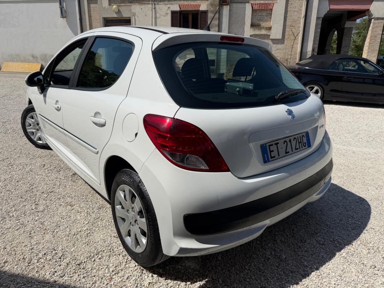 Peugeot 207 Plus 1.4 HDi 70CV 5 porte