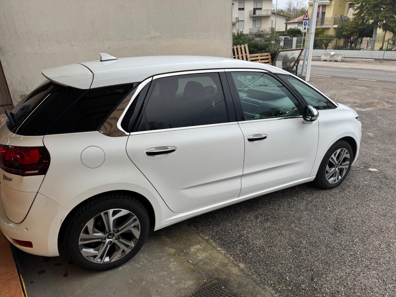 Citroen C4 1.6 e-HDi 115 airdream Exclusive