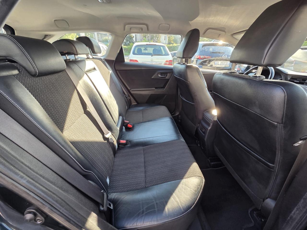 Toyota Auris 1.4 D-4D Lounge TOURING SPORT
