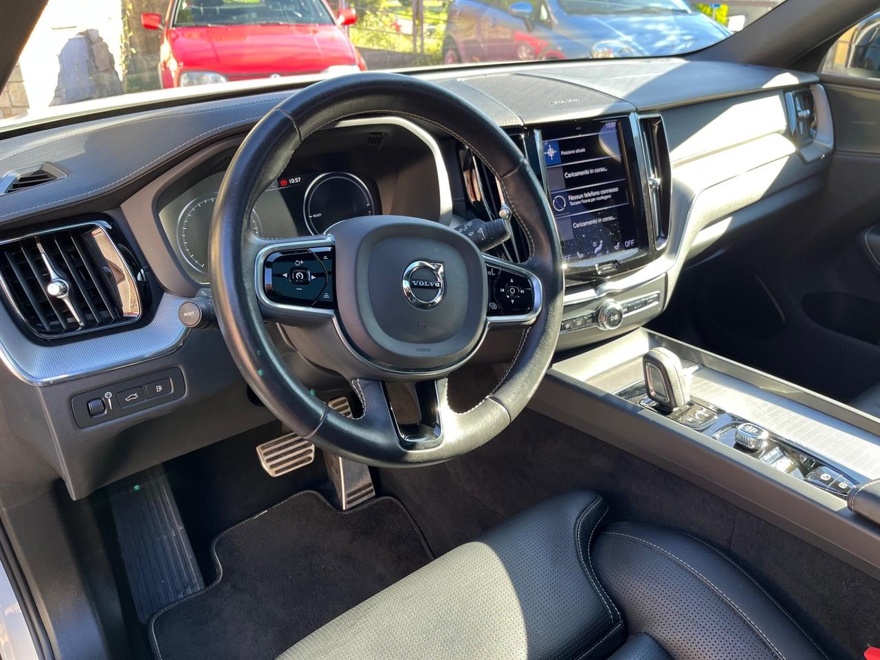 Volvo XC 60 XC60 T6 Recharge Plug-in Hybrid AWD R-design