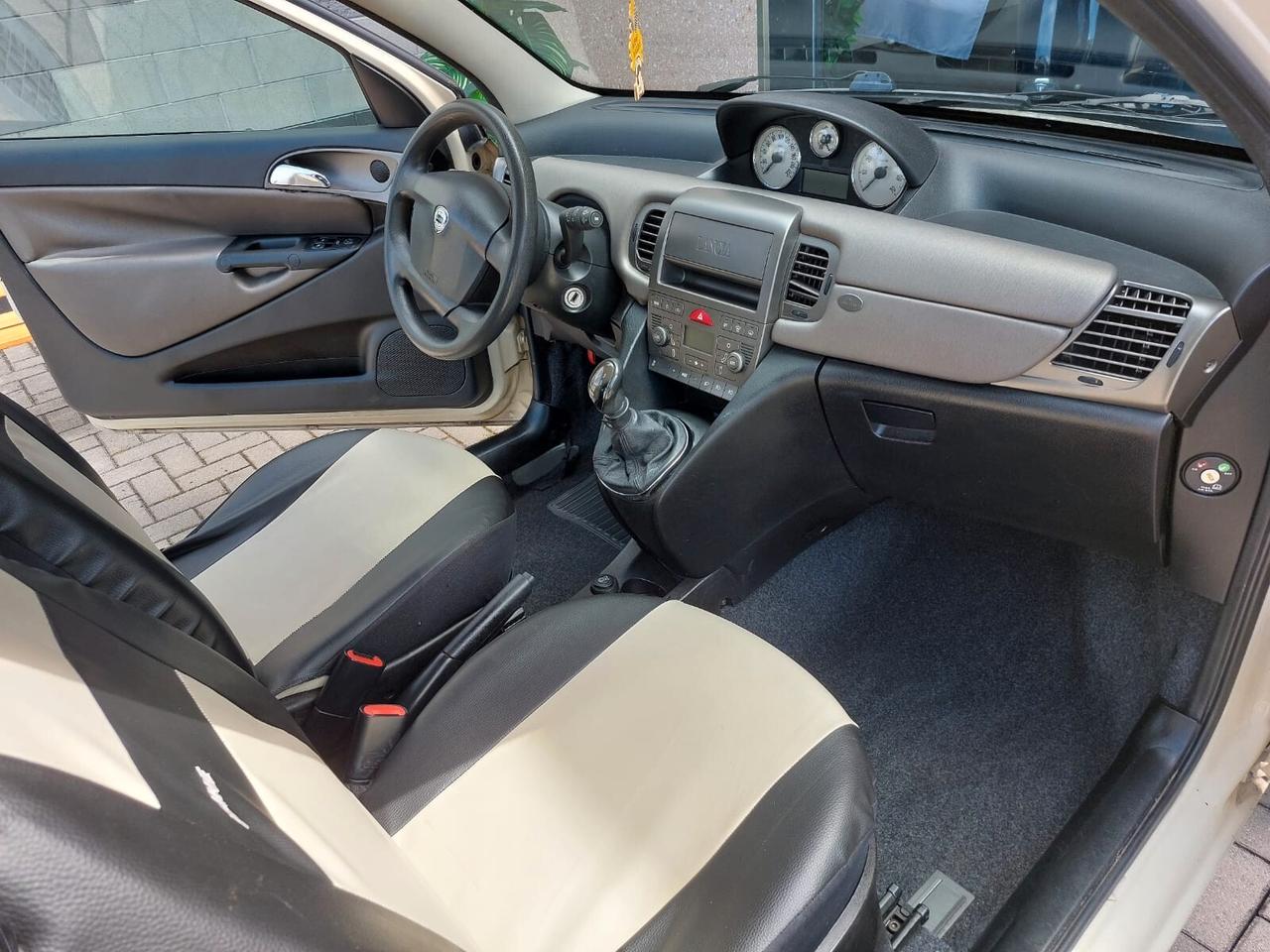 Lancia Ypsilon 1.2 EURO 4 X NEOPATENTATI