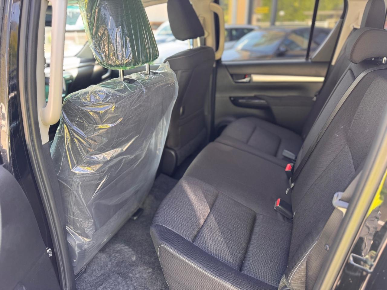 Toyota Hilux 2.8 D-4D A/T 4WD 48V 4 porte Double Cab Lounge