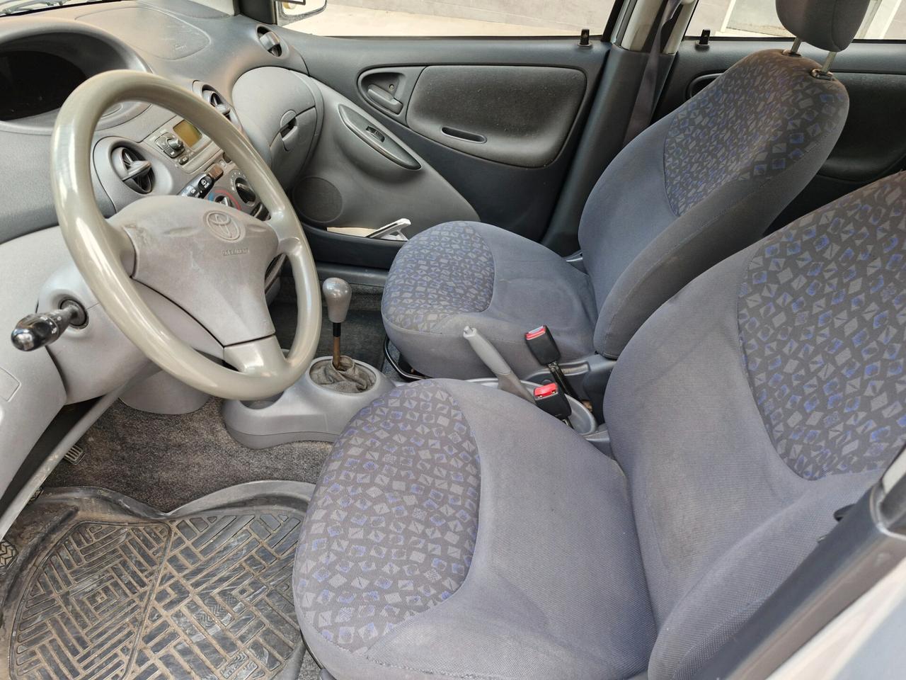 Toyota Yaris 1.4 tdi D-4D cat 5 porte Sol