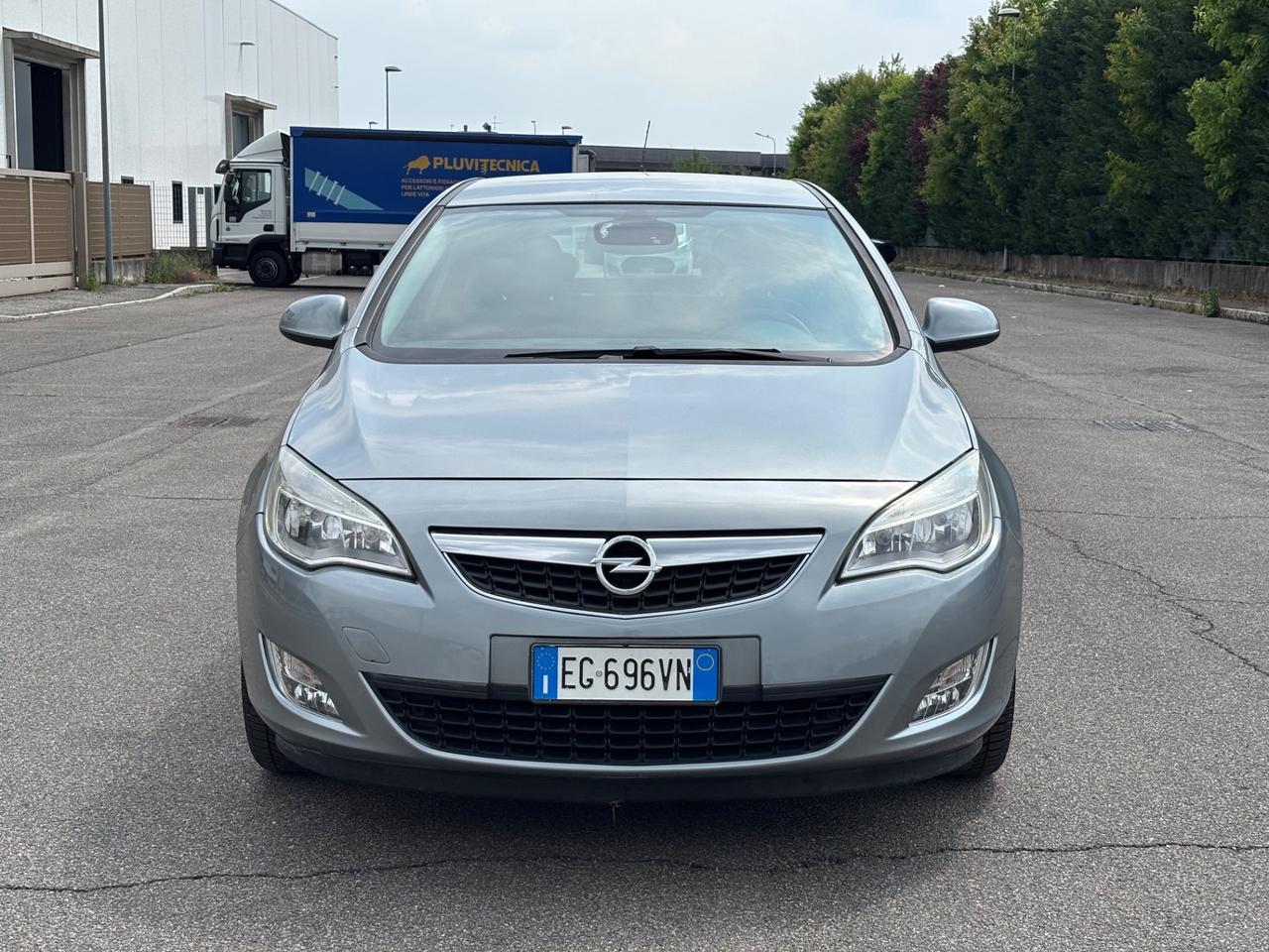 Opel Astra 1.6 115CV 5 porte Cosmo UNI PRO, GARANZIA