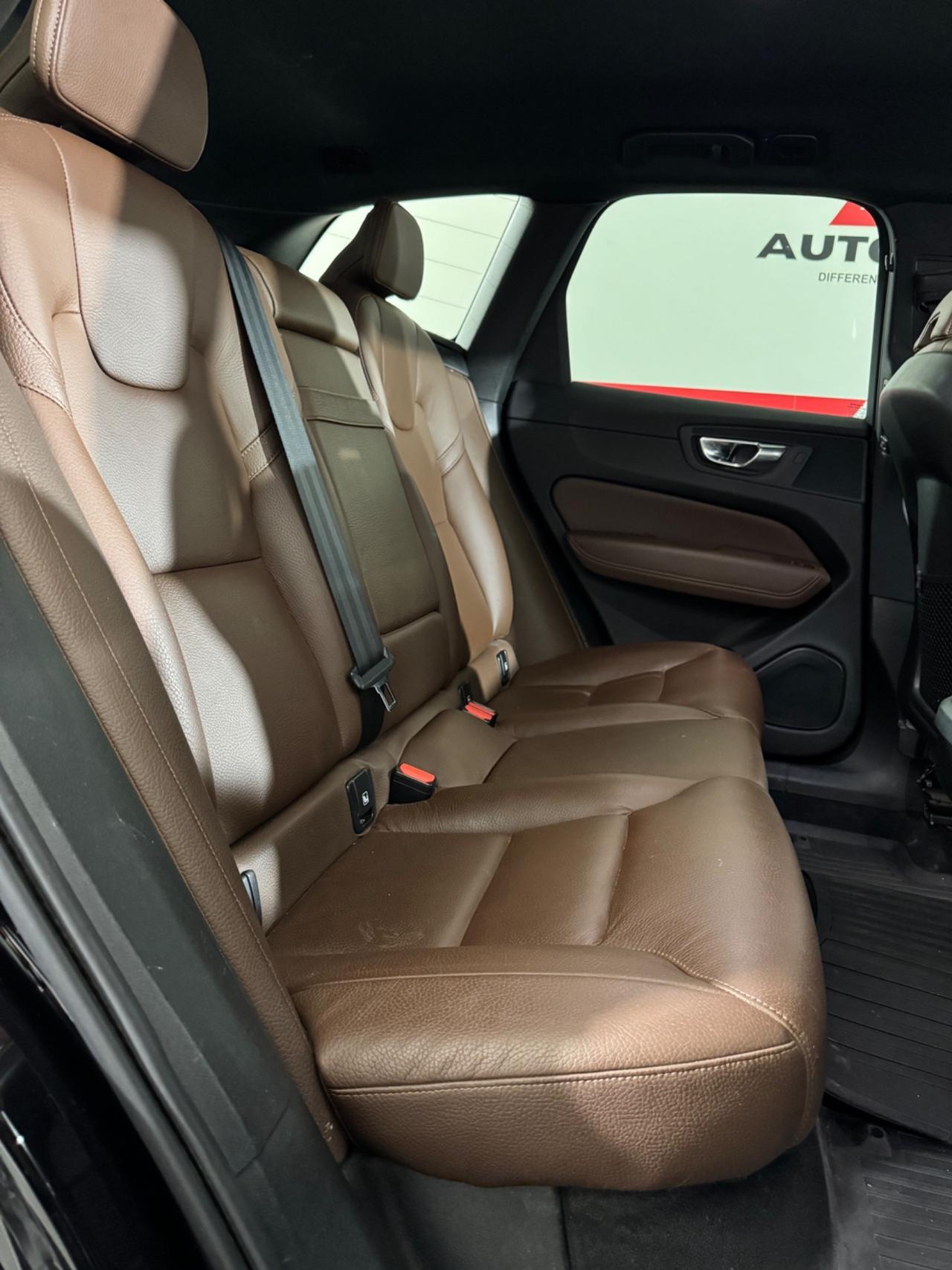 Volvo XC 60 XC60 B4 (d) AWD Geartronic Inscription FULL OPTIONAL, SEDILI IN PELLE CON REGOLAZIONE ELETTRICA CON MEMORIA, CRUISE ADATTIVO, CLIMA TRI-ZONA , PORTELLONE ELETTRICO, APPLE CARPLAY, FARI FULL LED AUTOMATICI E MOLTO ALTRO