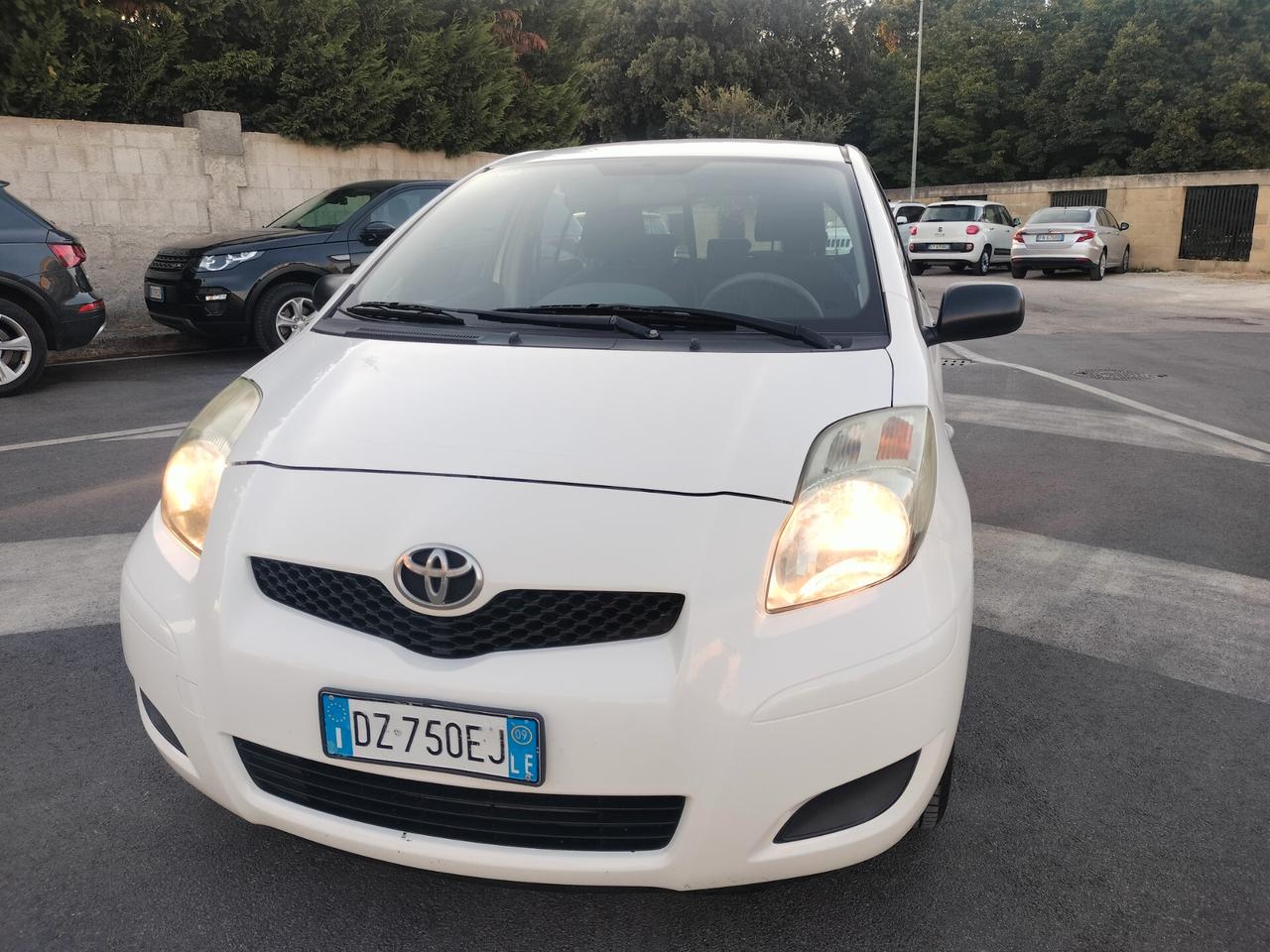Toyota Yaris 1.0 5 porte Sol