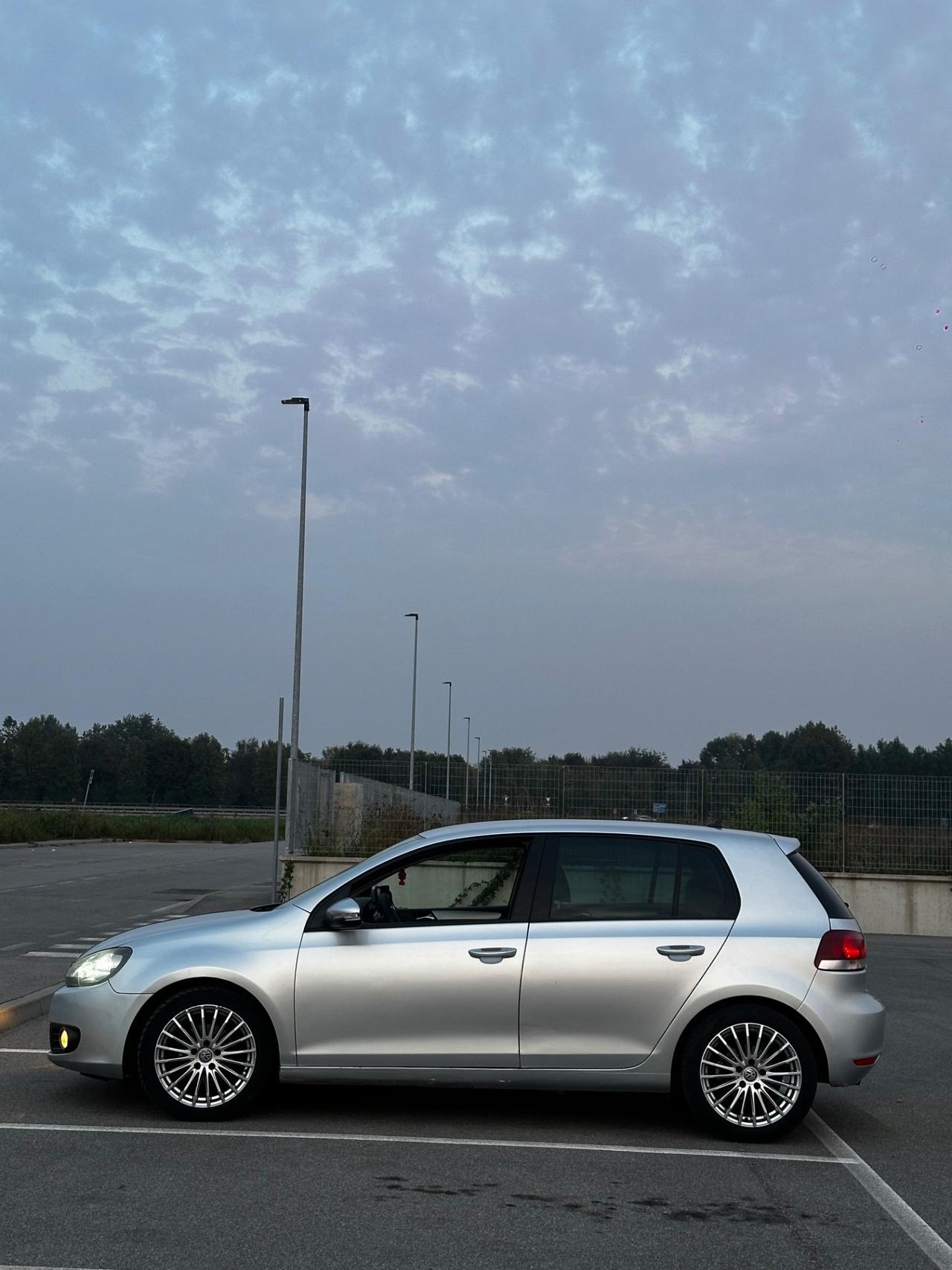 Volkswagen Golf 1.6 TDI DPF 5p. Highline