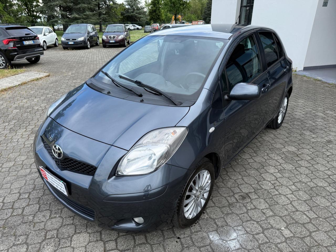Toyota Yaris 1.3b. - 5p. |75000 KM!|NEOPATENTATI