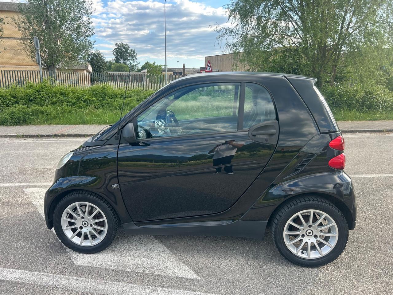 Smart ForTwo 1000 52 kW MHD coupé pure *OCCASIONE*