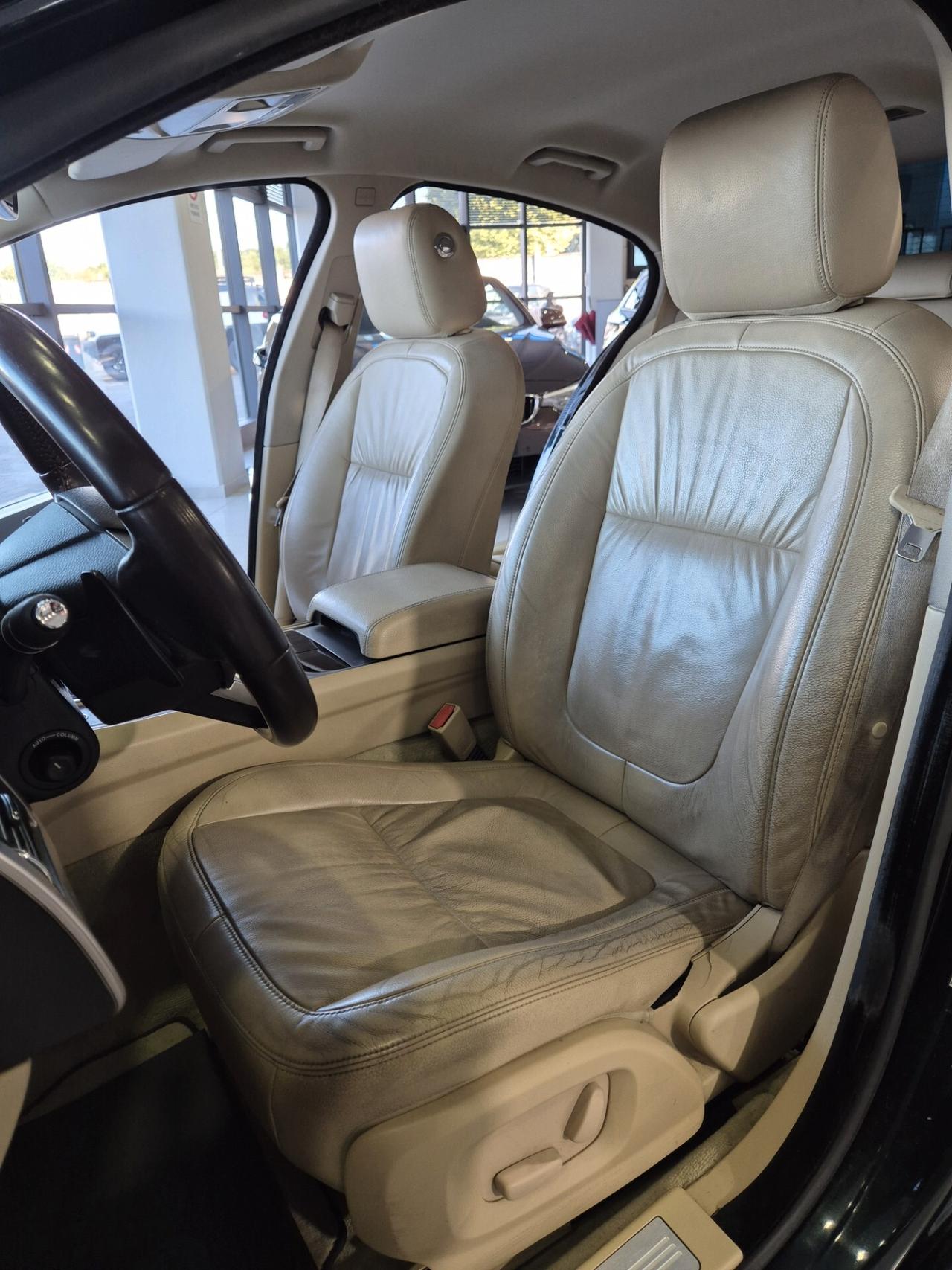 Jaguar XF 3.0d 241cv V6 Pelle Navi Finanziabile