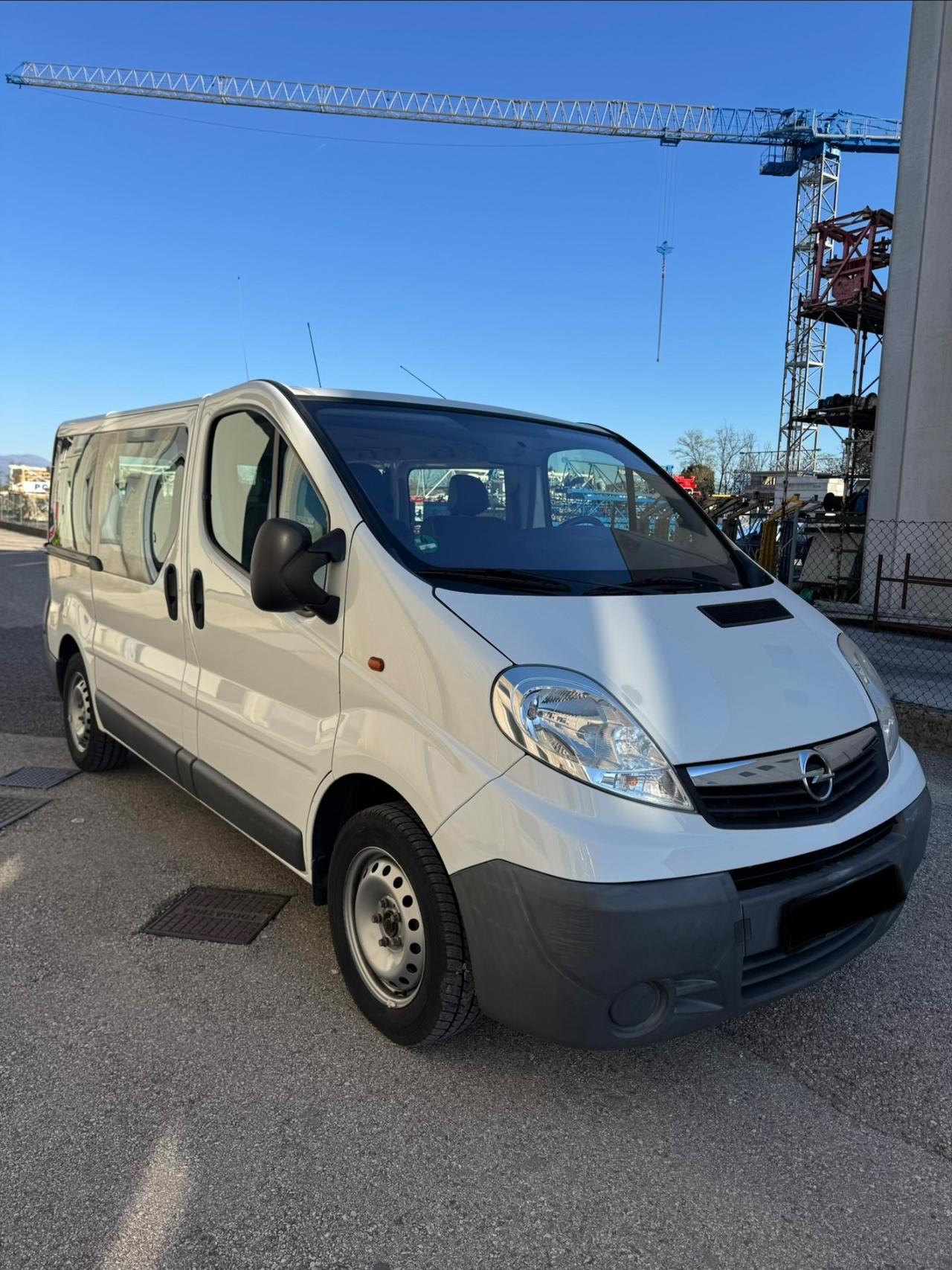 Opel Vivaro 9 posti