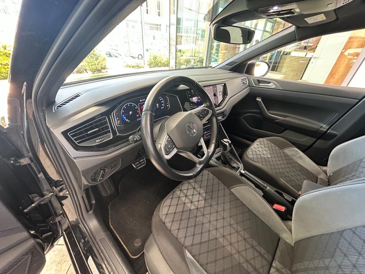 VOLKSWAGEN TAIGO 1.0 TSI 110 CV DSG R-LINE C/TETTO