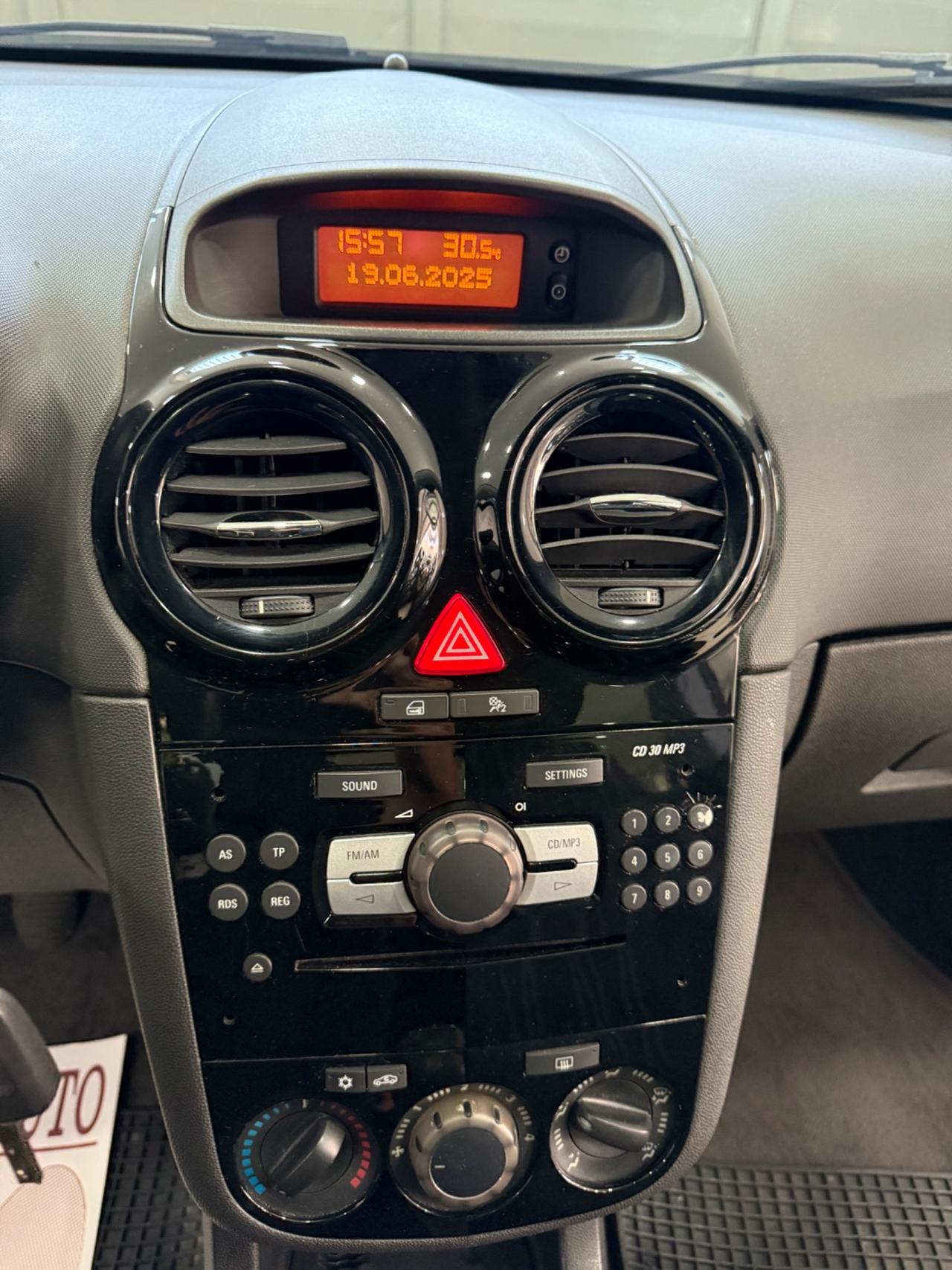 Opel Corsa 1.2 gpl 2011 full optional