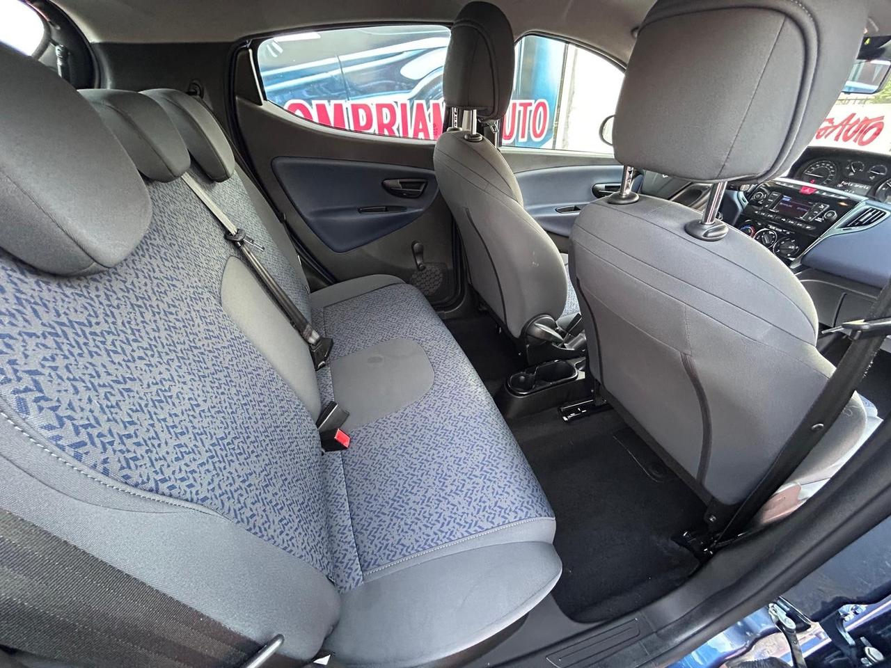 Lancia Ypsilon 1.0 FireFly 5 porte S&S Hybrid Gold