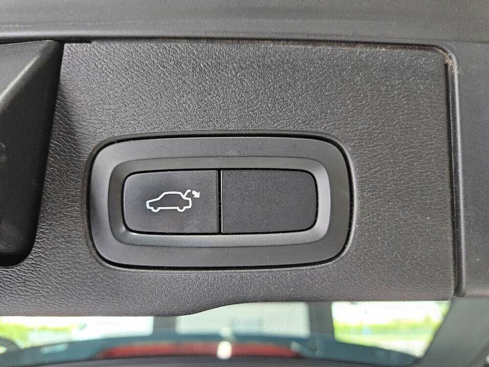 Volvo XC60 2.0 b4 Momentum awd auto my20 - IVA ESPOSTA