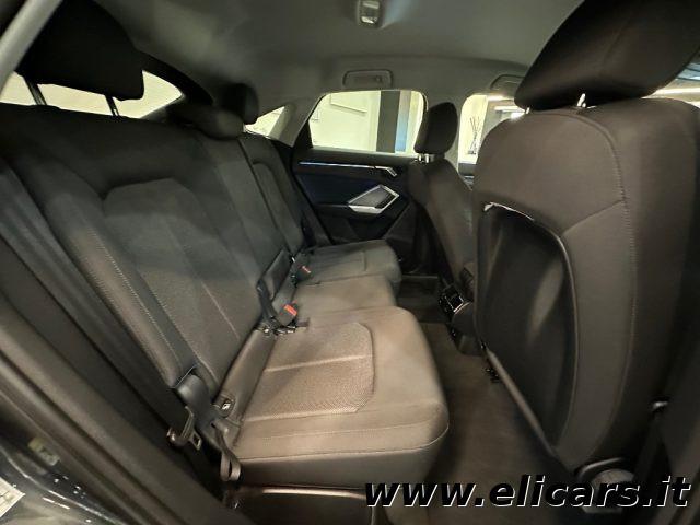 AUDI Q3 35 TDI S tronic Identity Black