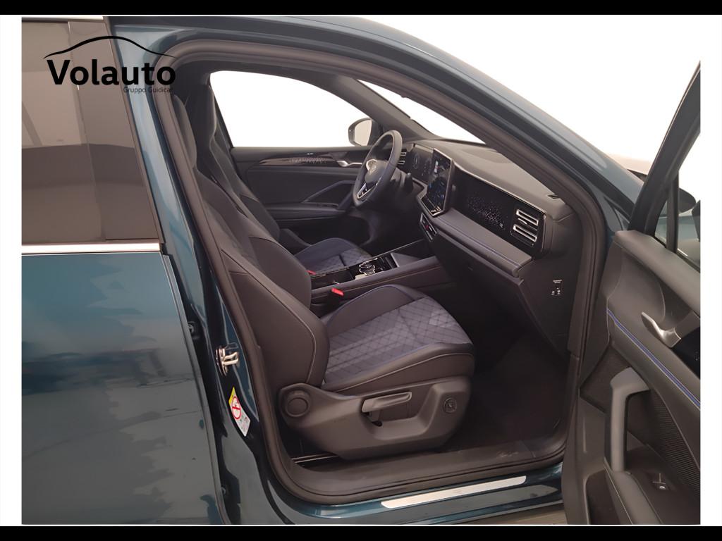 VOLKSWAGEN Tiguan III 2024 - Tiguan 2.0 tdi R-Line 150cv dsg